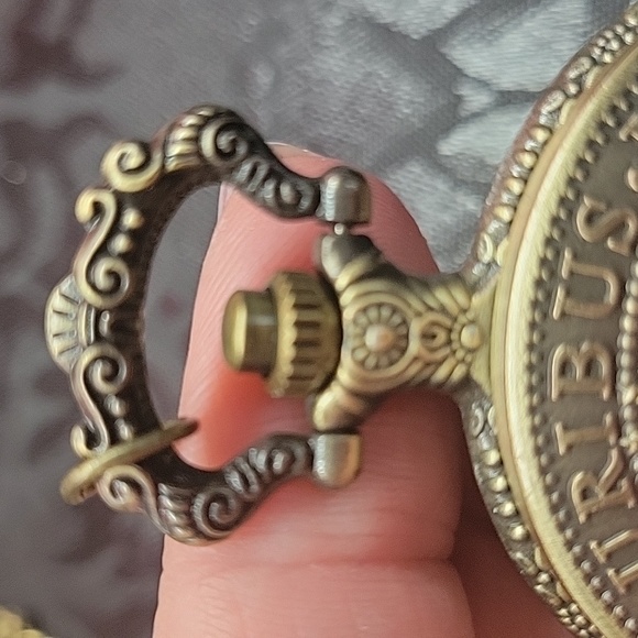 Gorgeous Vintage Goldtone Pocketwatch - Picture 5 of 6